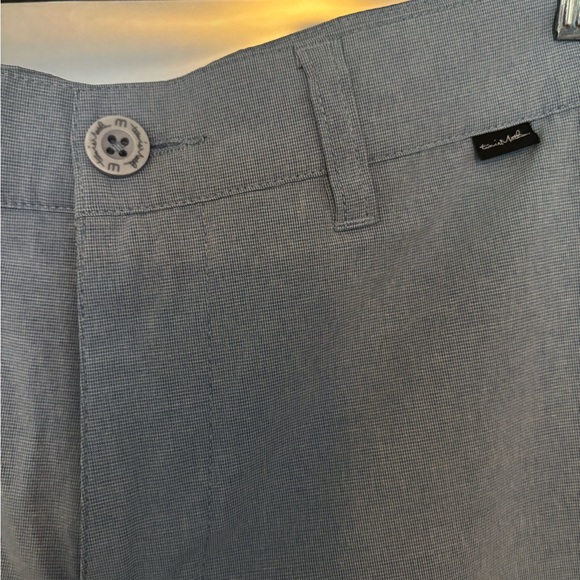 Travis Mathew Light Blue Shorts 32 - Picture 2 of 4